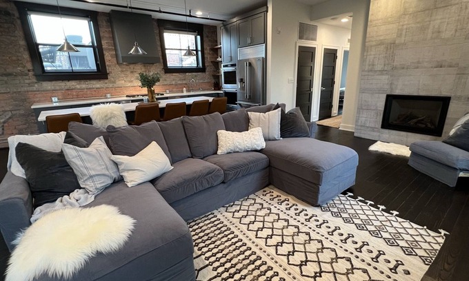 Lincoln Condo | Premier penthouse w Private Rooftop near Memorial Stadium & Pinnacle Arena!