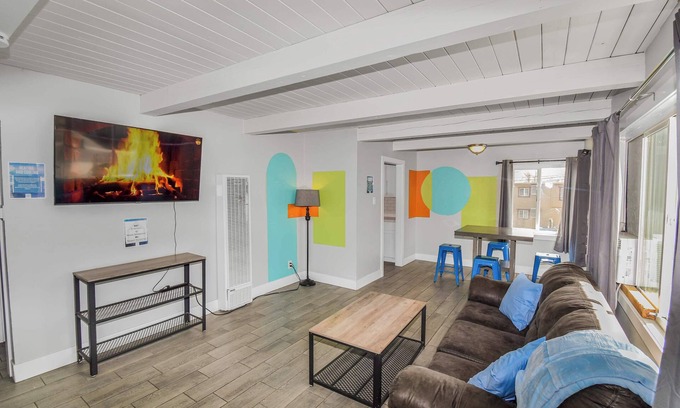 Northeast Reno House | Premier Stay Near Casinos with King Beds & Entertainment