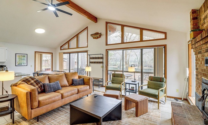 Flippin Cabin | Premier Trout Fishing: Scenic White River Cabin