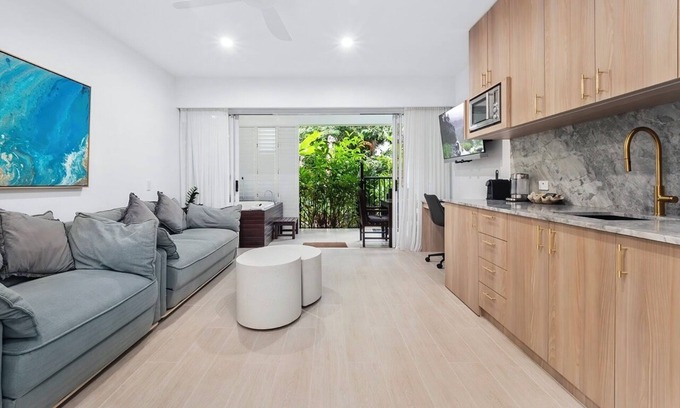 Palm Cove Apartment | Premium 1 Bedroom Beach Club Apartment 3416
