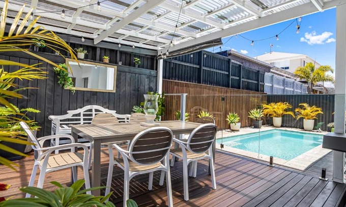 Peregian Beach House | Premium 4-Bed Coastal Escape with BBQ and Pool
