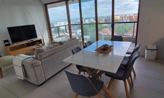 Pinamar Apartment | Premium apartment 2 minutes from the beach, heated swimming pool, spa, fitness center