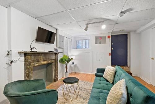 Gayborhood Apartment | Premium Apt In Prime Locale
