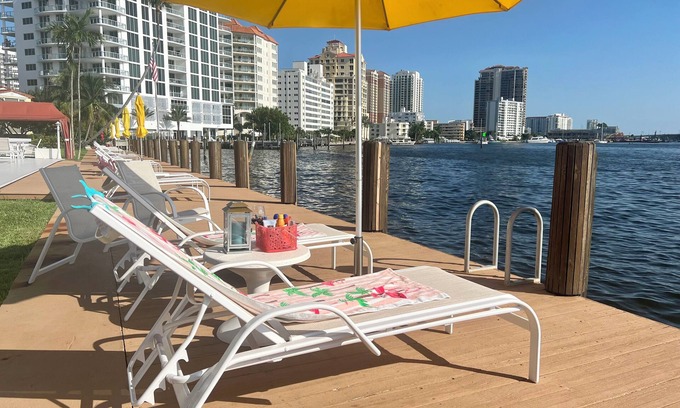 Central Beach Condo | Premium Beachside Get-Away