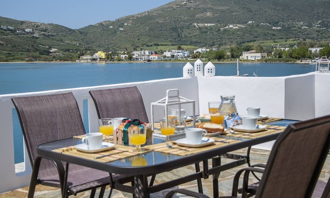 Gavrio House | Premium Cycladic House, Splendid Seaview & Sunsets, Perfect for large groups