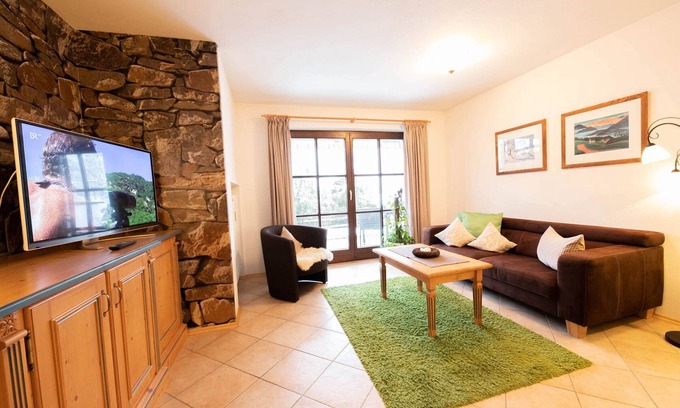 Untergrainau Apartment | Premium holiday apartment "Maiglöckerl" with fantastic mountain view in the Zugs