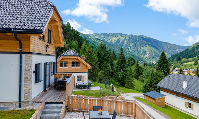 Donnersbachwald Ski Chalet | Premium lodge with large wellness area