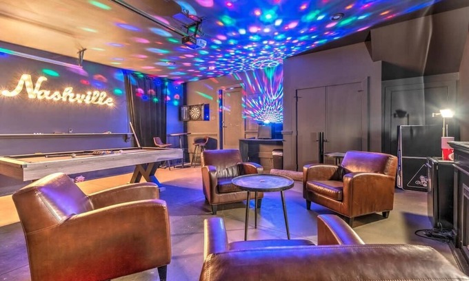Hillsboro West End House | Premium Property 13 Beds Karaoke Pool Table