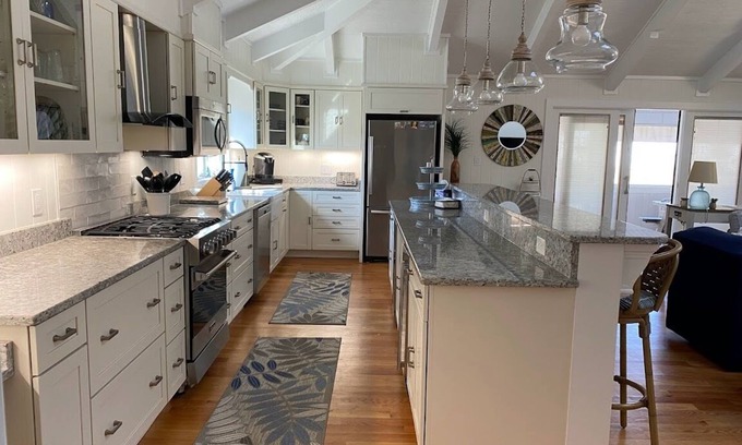 Country Club Estates House | Premium Quality Cottage "In-Town" Rehoboth, 3 Bedrooms each w/Full Bath!