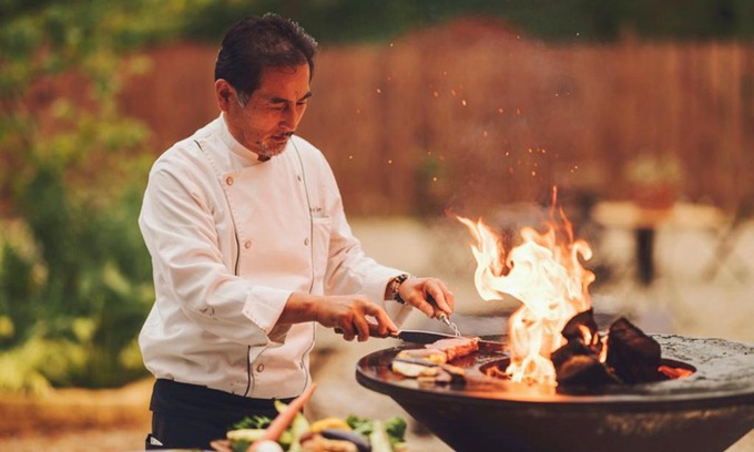 Hokuto Villa | Premium villa glamping log cabin with stars and bonfire