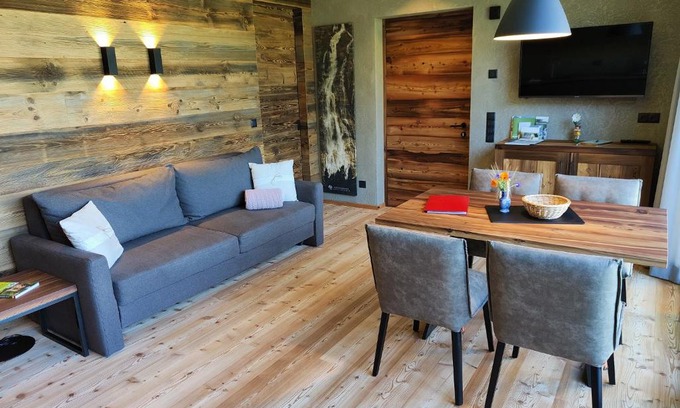 Martello Apartment | Premstlahof Ferienwohnung Lärchenstube