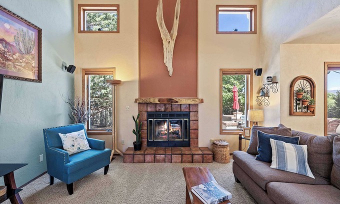 Dewey House | Prescott Golf Oasis Upscale Dog-Friendly Home