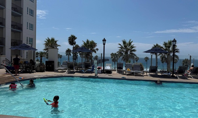 Townsite Hotel | Presidential Suite - 4-bedroom awesome hotel suite in fabulous Oceanside