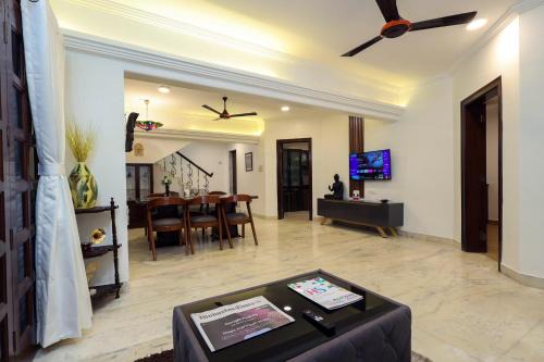 Kandivali East House | Presidential Villa - Kandivali East