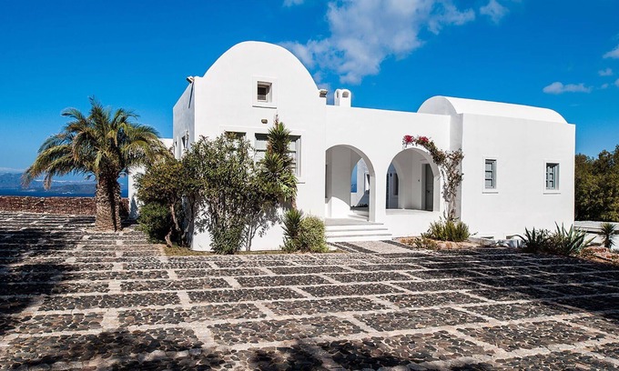 Akrotiri Villa | Presidential Villa - My Rental Homes