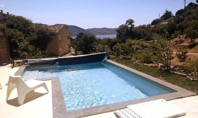 Tiuccia Apartment | PRESS PAUSE Swimming pool, sea view and beach on foot