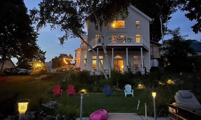 Oakland Bed & Breakfast | Pressey House Lakeside Bed & Breakfast