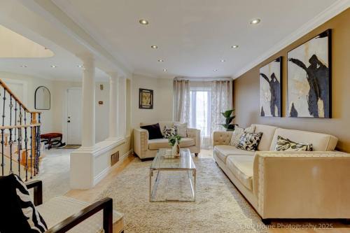 East Credit House | Prestige Manor, 6BR with Sunroom and 3400 Sqft by Instant Suites