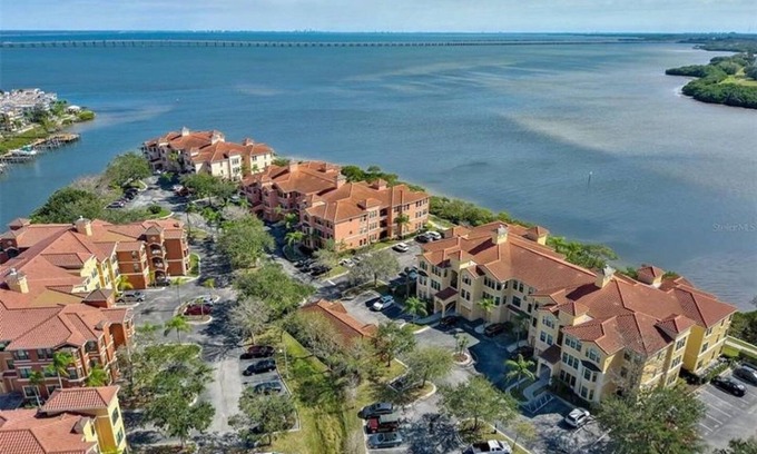 Clearwater Condo | Prestigious Grand Venezia Condo In Clearwater Florida. Resort Style Amenities