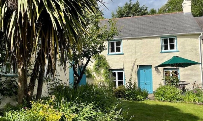 Dulverton Cottage | Pretty Cottage with Private Garden, Dulverton, Exmoor - Pet-friendly