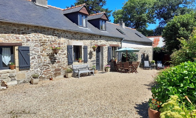 Collorec Cottage | Pretty French Farmhouse in peaceful country location with terrace and garden