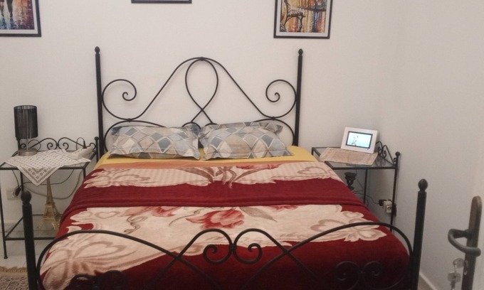 El Hafsia Apartment | Pretty furnished studio with terrace