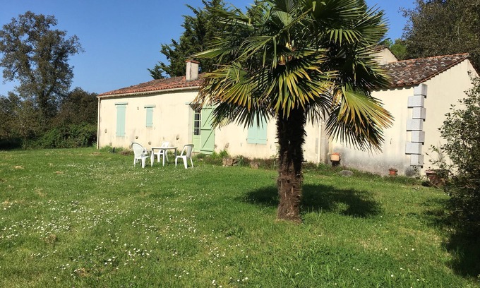 Avrille House | Pretty house in a nice park