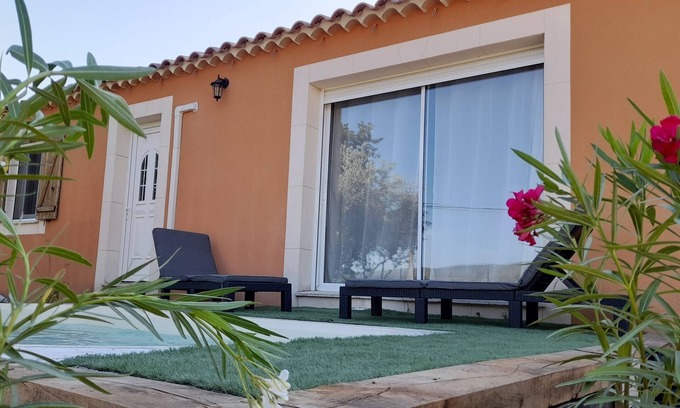 Flassan House | Pretty house with swimming pool at the foot of Ventoux