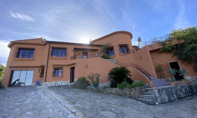 Monte Pego House | Pretty, luxurious villa with private pool and superb view