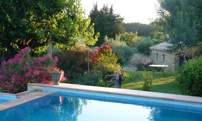 Mondragon House | Pretty Provencal house with its private garden in a large silkworm