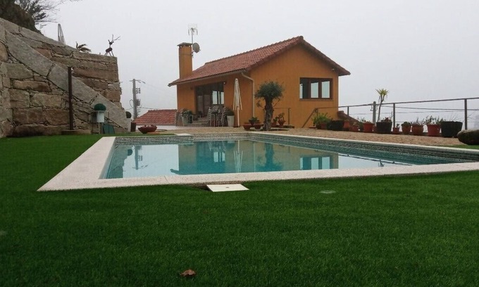 Vale de Cambra House | Pretty restored house, 10,000 square metres of land with small stream