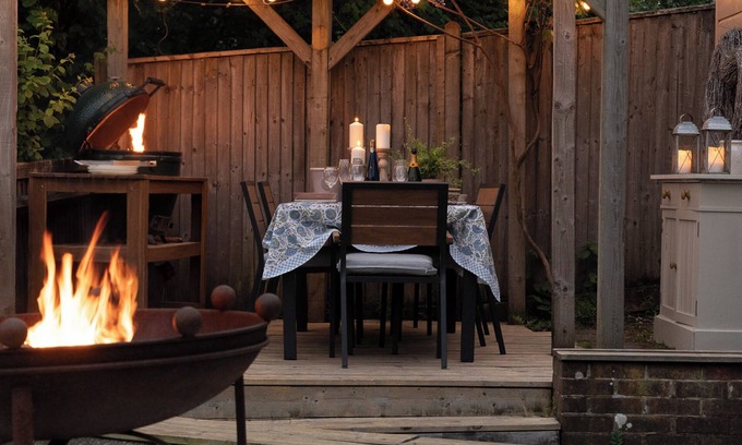 Petworth Cottage | Pretty Riverside Cottage, PetworthnTwo Bedrooms, Sleeps 3. Dogs Welcome