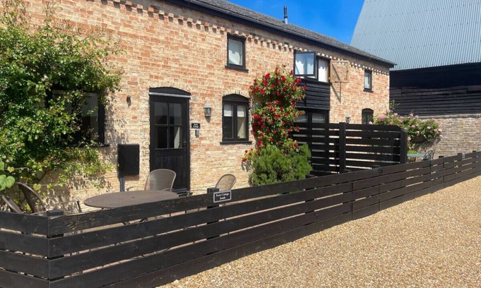 Cambridge Cottage | Pretty, Rural Cottage in charming peaceful village