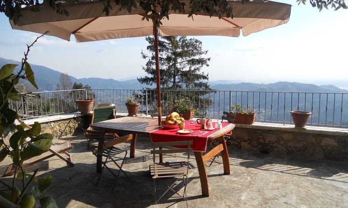 Camaiore House | PRETTY RUSTIC WITH A BEAUTIFUL SEA VIEW
