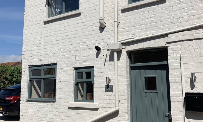 Sewerby Cottage | Pretty Seaside cottage, sleeps 4 ( dog friendly)