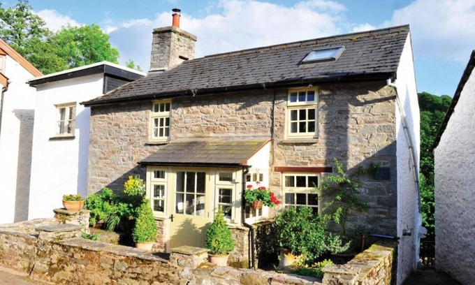 Brecon Cottage | Pretty Stone Cottage: Hot Tub, Real Fire, Wifi & Riverside Views