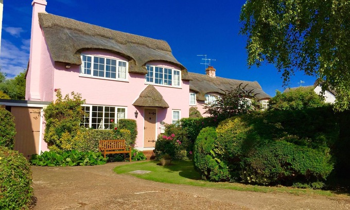 Winterton-on-Sea Cottage | Pretty Thatched Cottage, close to sandy beach