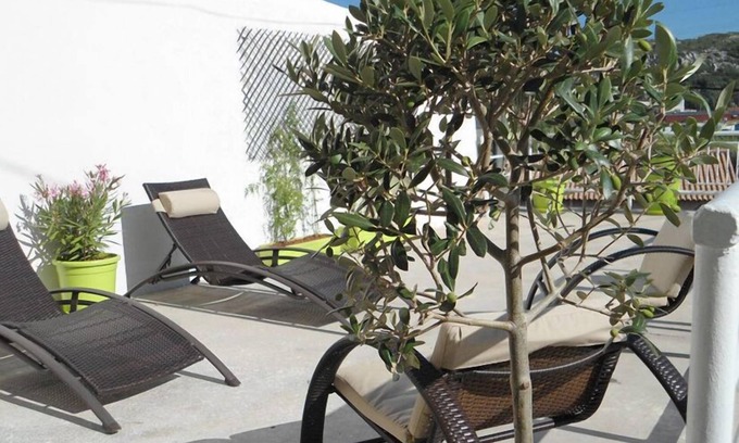 Le Rove House | Pretty town house facing SOUTH, Terrace, Sea & Calanques