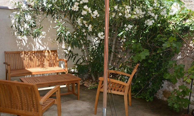 Bedarrides House | Pretty village house equipped with terrace and air conditioning. For 6 people