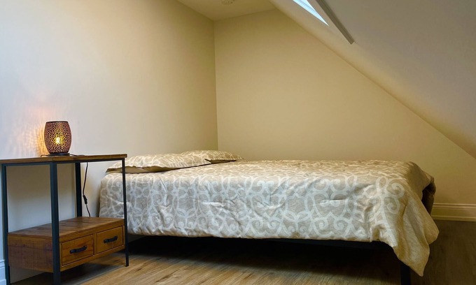 Bucktown Apartment | Pricate bedroom in a Luxurious newly rehabbed apartment