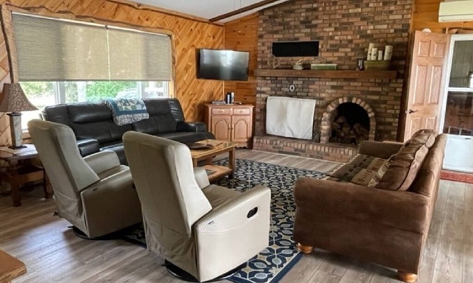 Hayward House | Price Reduction for July and August! Discounted rate for small groups!