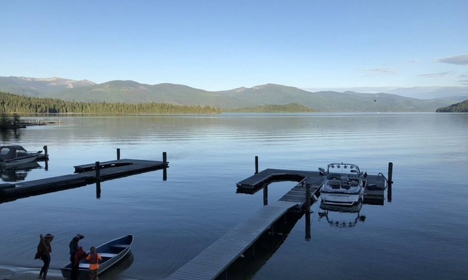 Bonner County House | Priest Lake BEACHFRONT w 2 slip Dock