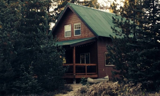 Coolin Cabin | Priest Lake - Beautiful Waterfront Without The Lakeview Expense
