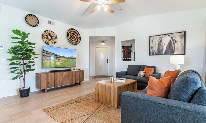Paradise Valley Village Condo | Prima Ballerina Salida by PaseoHomesAZ *Westworld*