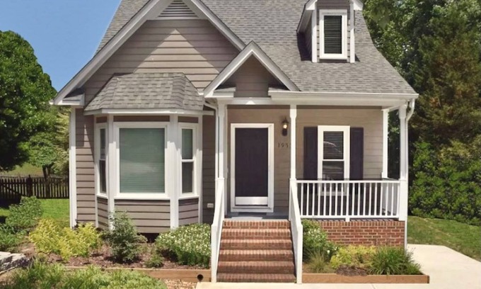 Northeast Raleigh House | Primary Suite with Rooftop Deck and Lake View in this Awesome 3 Bedroom Home!