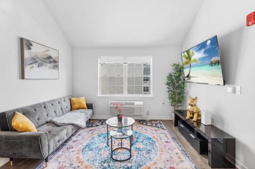 Hackensack River Waterfront Apartment | Prime 3 Bedroom Loft Only 25 Mins to Soho NYC