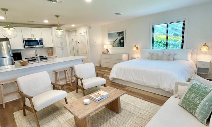 Seagrove Beach Condo | Prime 30A Location/EZ Beach Access/Quiet Pool/Fast Wifi