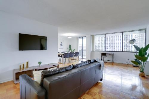 Crystal City Apartment | Prime Crystal City Location Apartment Near Airport