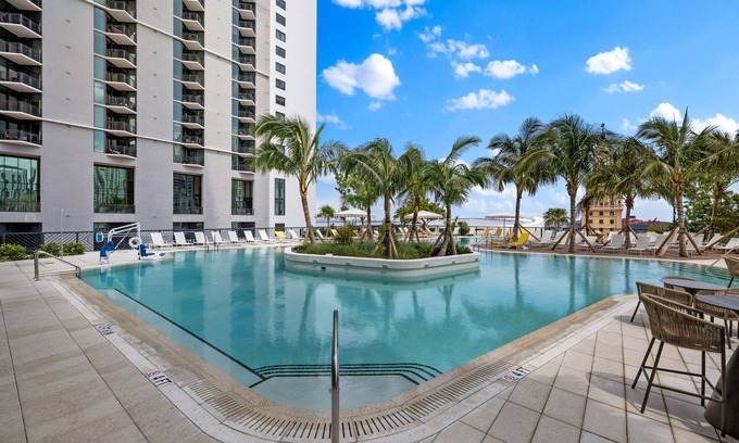 Downtown Miami Apartment | Prime Downtown Location Condos
