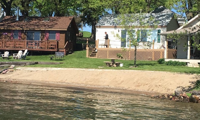 Okoboji Cabin | Prime East Lake beachfront cabin with boat hoist in Okoboji